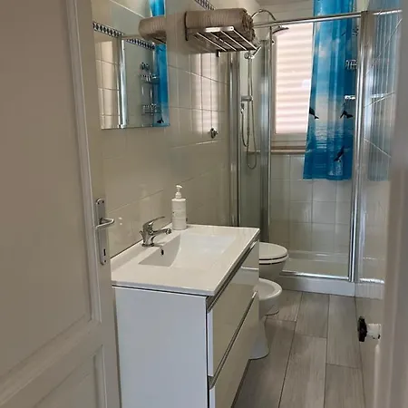 Grazioso In Zona Centrale. Lejlighed