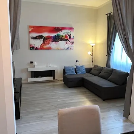 Grazioso In Zona Centrale. Lejlighed *